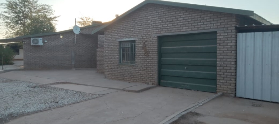 3 Bedroom Property for Sale in Kakamas Northern Cape